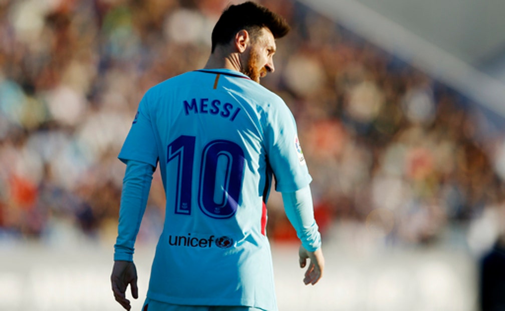 Messi staying with Barcelona to 2021 after new contract ...