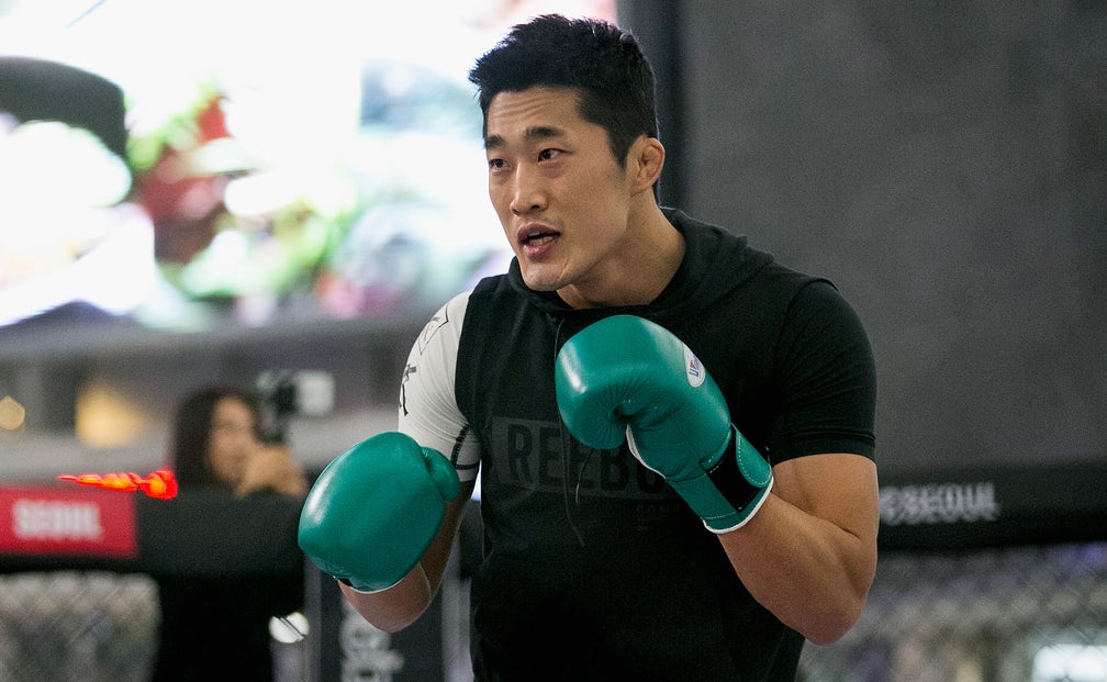 ufc 207 dong hyun kim gets decision over tarec saffiedine fox sports ufc 207 dong hyun kim gets decision over tarec saffiedine fox sports