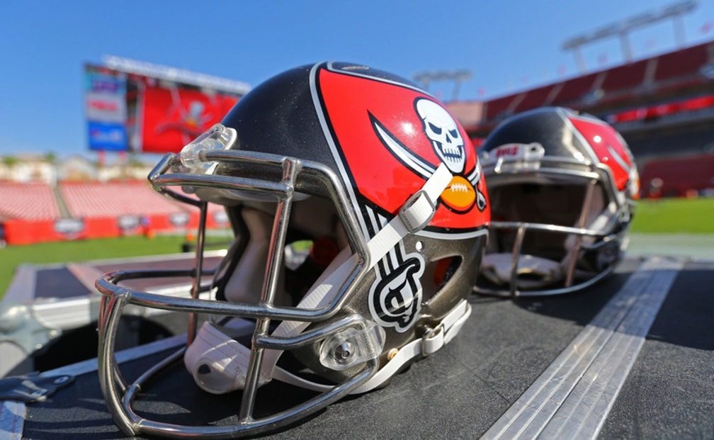 Twas The Night Before Christmas: Buccaneers Edition | FOX ...