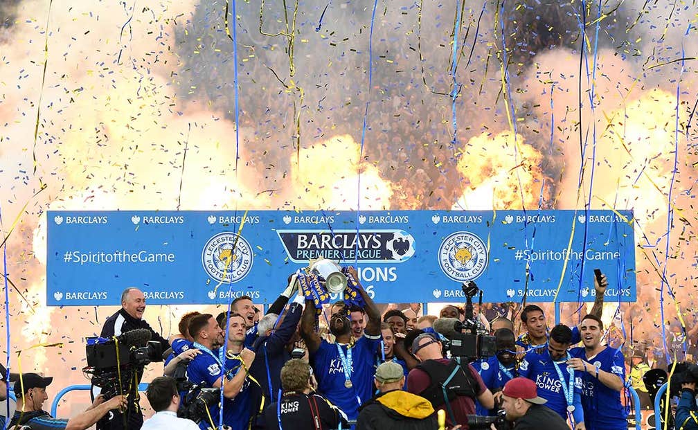 1 Leicester City Defies The Odds Wins Unprecedented Premier League Title Fox Sports