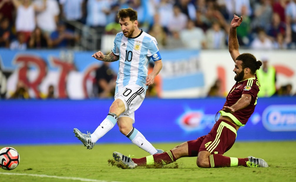 Watch Lionel Messi Tie Argentina's All-time Goalscoring Record | FOX Sports