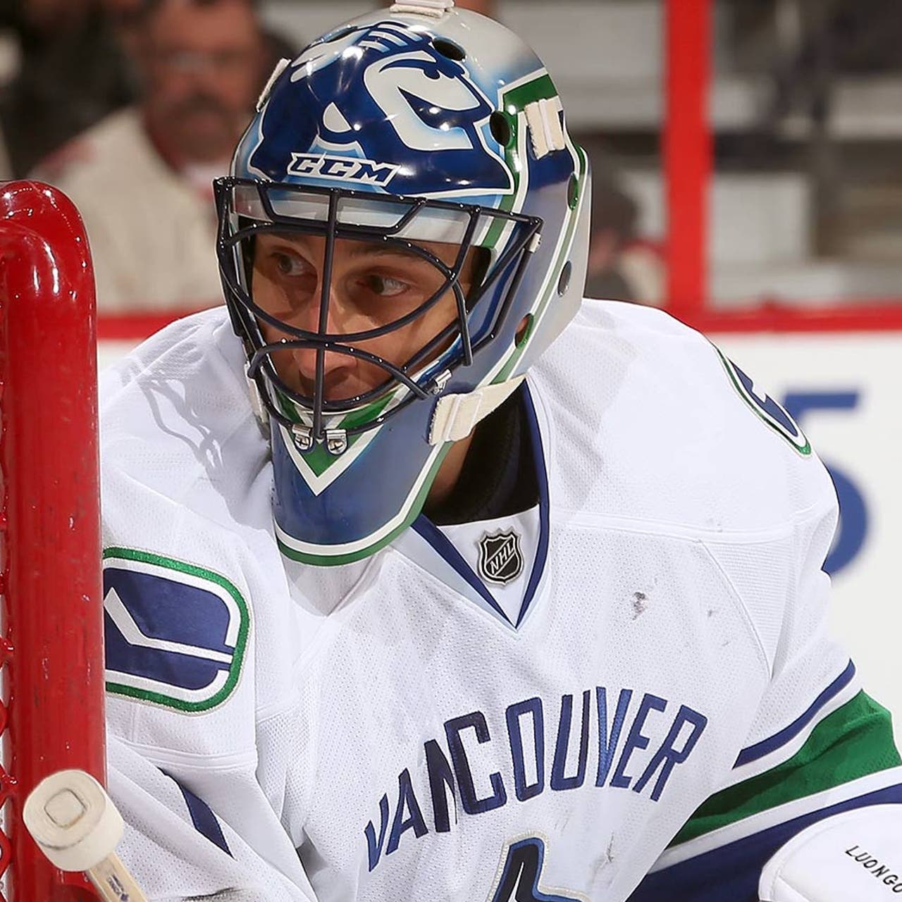 Roberto Luongo is still not over getting benched for a 2014