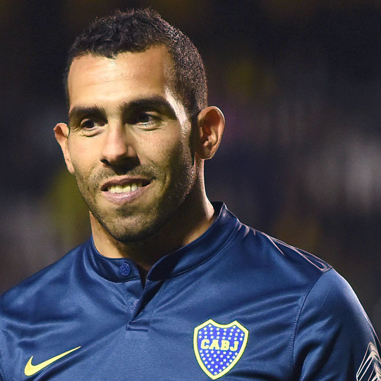 Carlos Tevez makes TV host cry with hometown anecdotes | FOX Sports