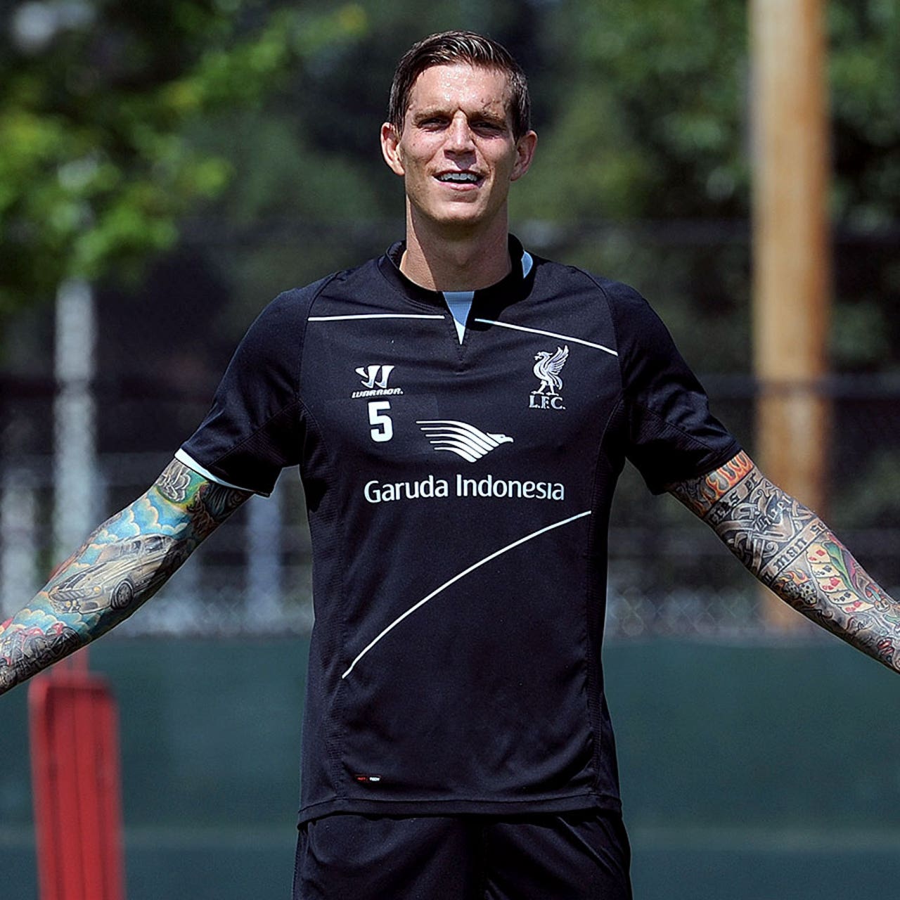 daniel agger showing his tattoo #Like #Cool #Liverpool #ynwa | ลายสัก,  ไอเดียรอยสัก, รอยสัก