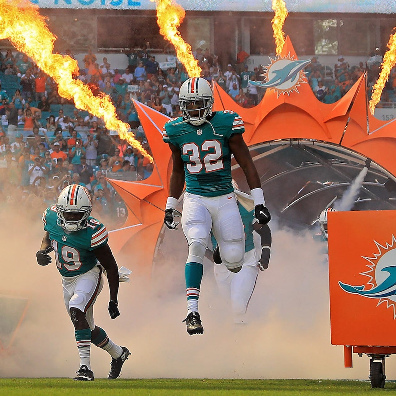 7 photos of the Dolphins' gorgeous throwback uniforms from Sunday