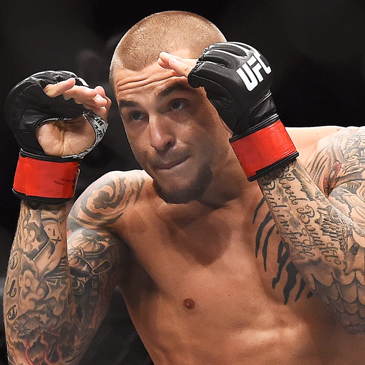 Yup, Dustin Poirier's nose is definitely broken | FOX Sports, image size:1280x1280