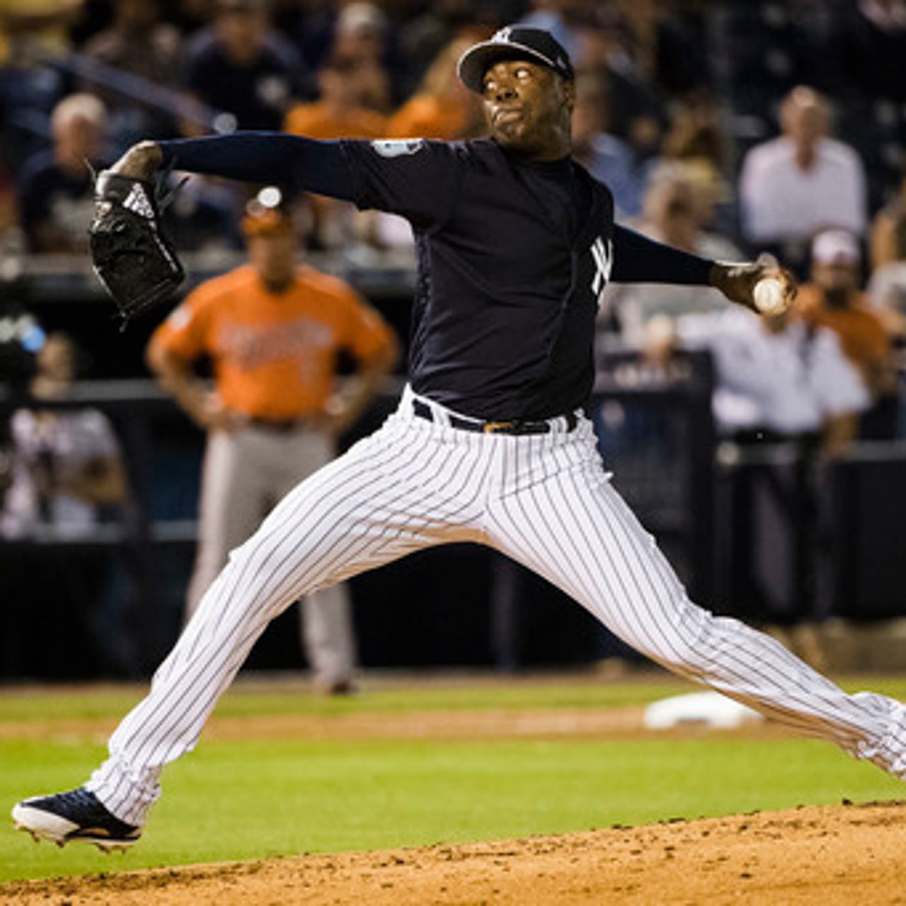 Aroldis Chapman hits 100 mph on his 2nd pitch of spring training