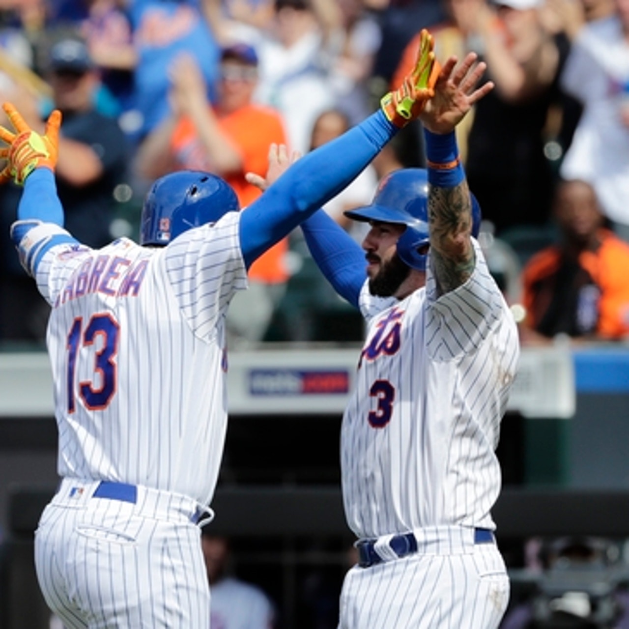 Rosario leads Mets past Phillies in Little League Classic