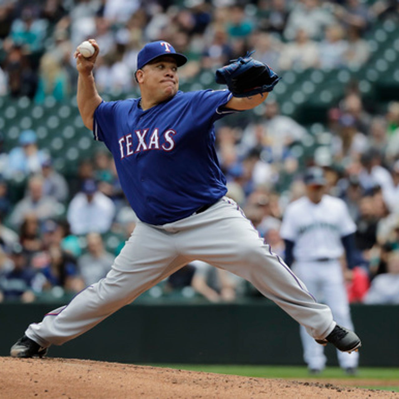 Oldest in majors, Rangers pitcher Bartolo Colon turns 45