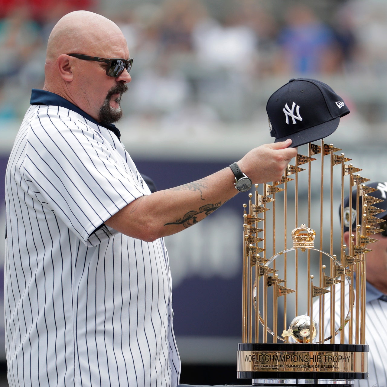 1998 New York Yankees World Series Champions Trophy Presented to