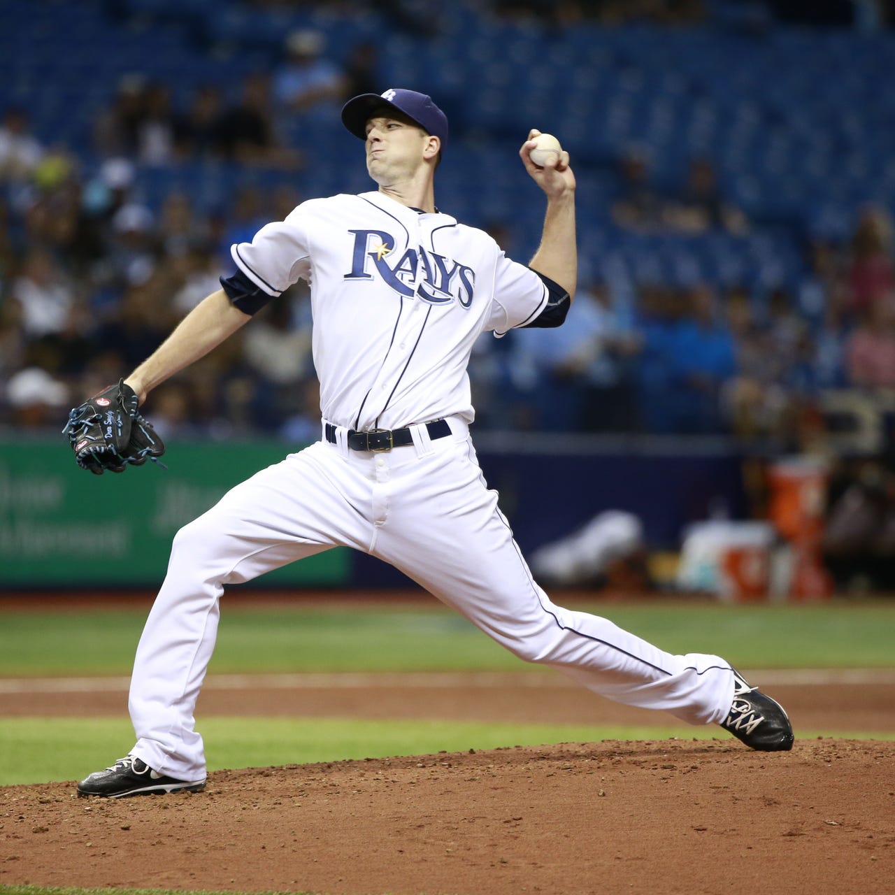 Mariners acquire lefty Drew Smyly from the Rays for three players