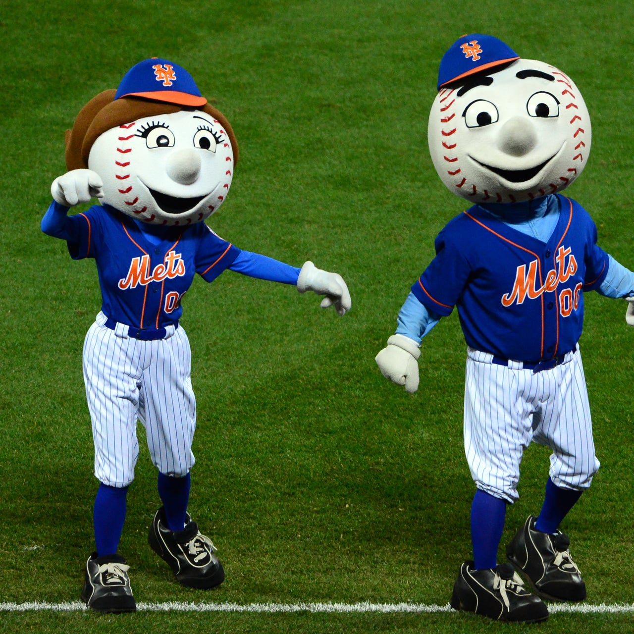 Mr. Met continues long baseball tradition of flipping the bird | FOX Sports