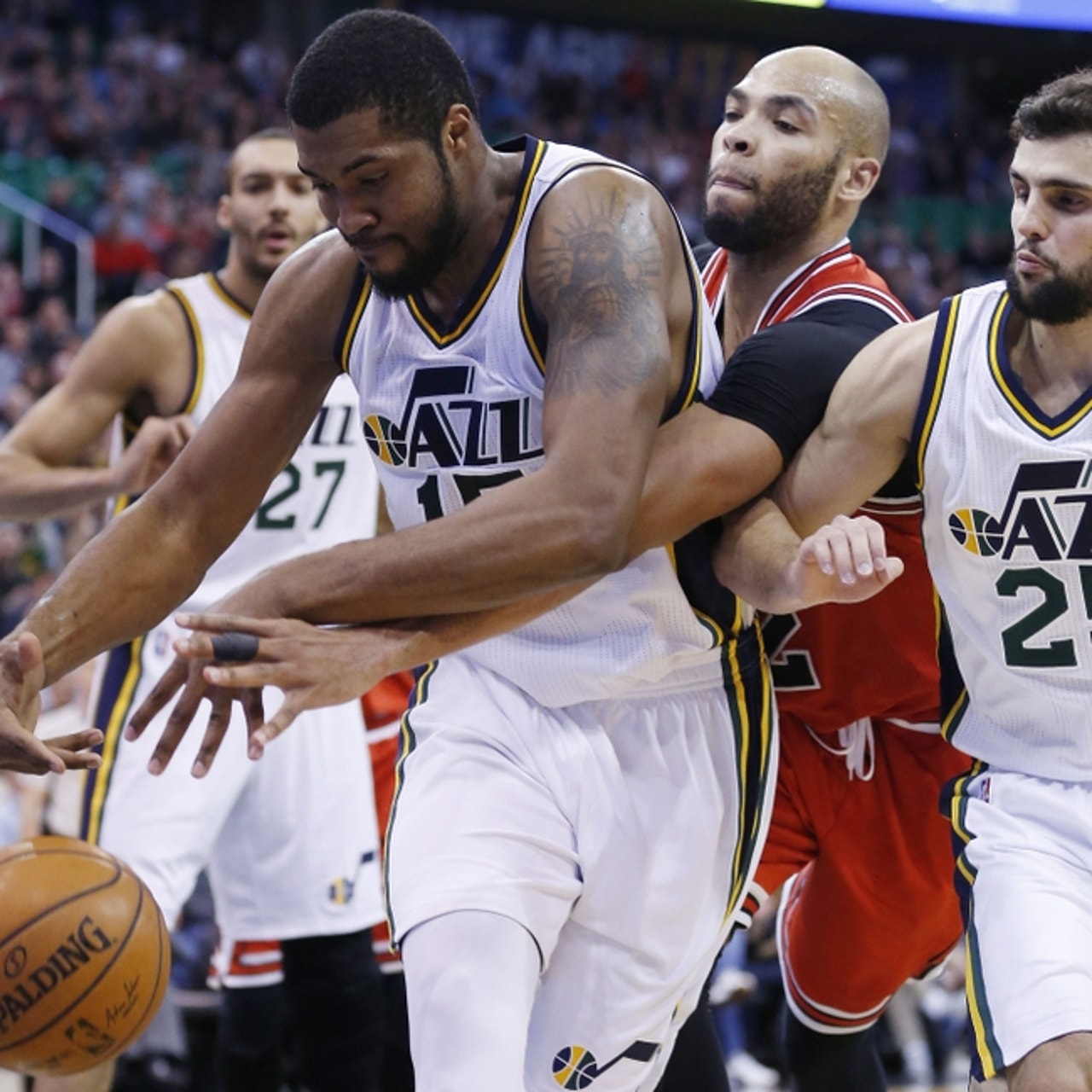 Derrick Favors seeks to return to the NBA with the Chicago Bulls