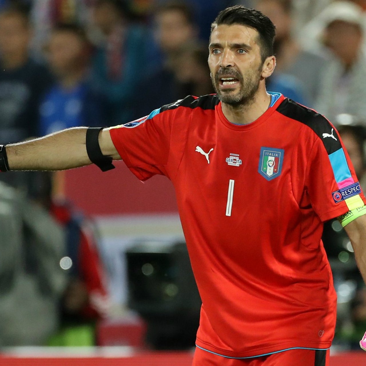 Gianluigi Buffon will not retire from Italy, instead aiming for World Cup  record | FOX Sports, image size:1280x1280