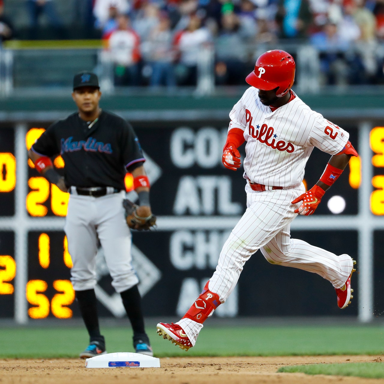 Jean Segura stays hot with 2-run base hit; 4-0 Phillies early