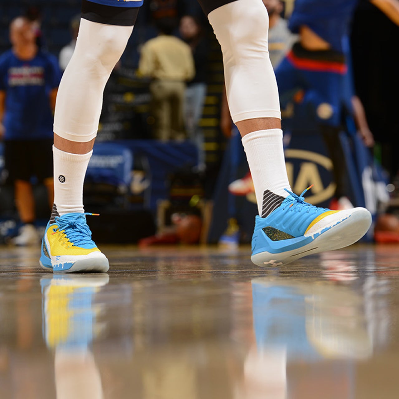 NBA Kicks: DeMar DeRozan Rocks Air Jordan 17, Chris Paul Wears