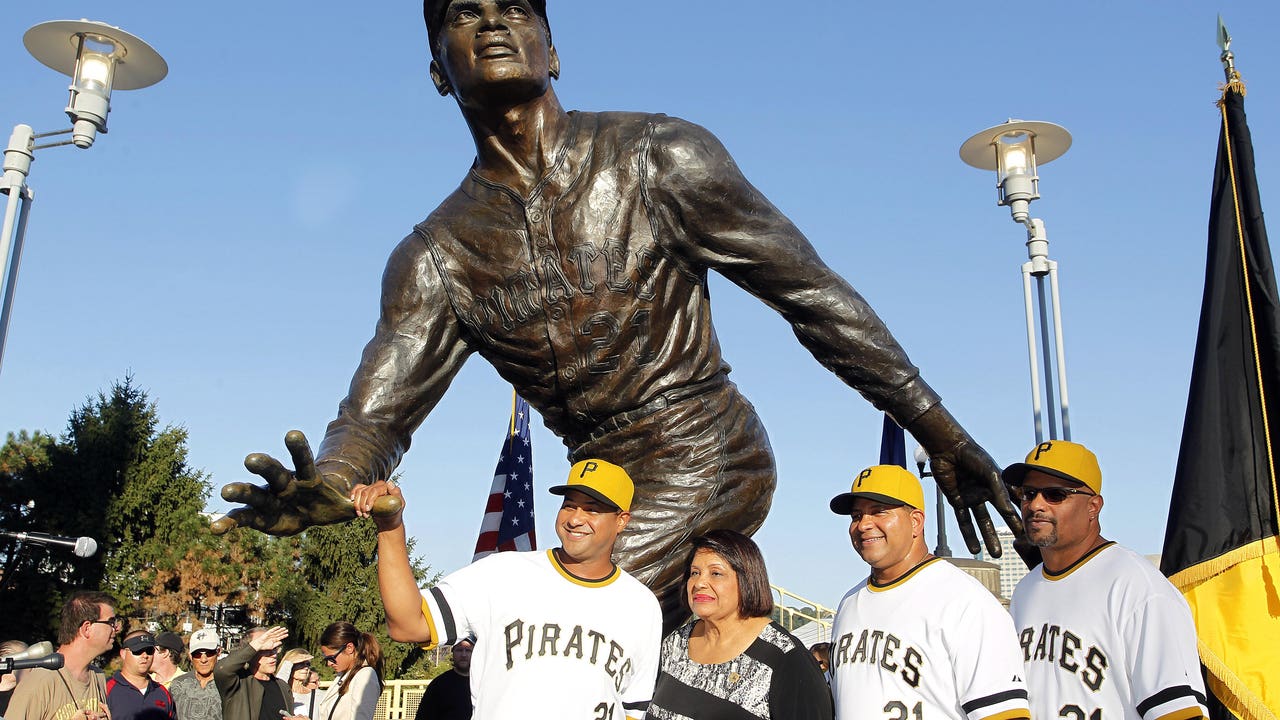 MLB Hall of Fame History Roberto Clemente First Hispanic Player