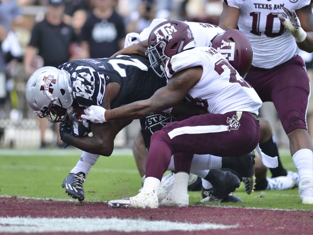 Bulldogs Upset #4 Texas A&M in Black Alternates - Hail State Unis