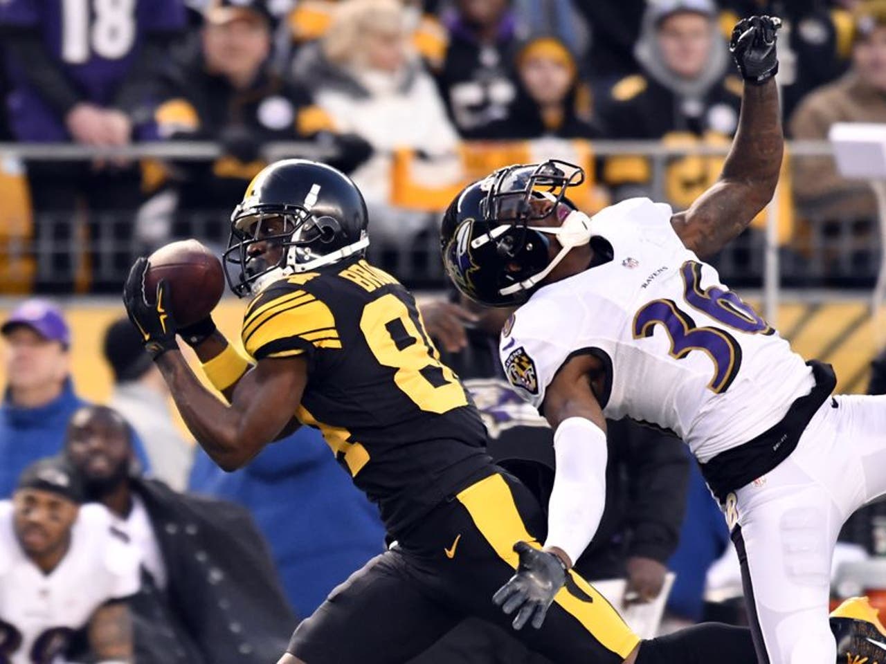 Antonio Brown Stretches To Get AFC North-Clinching Touchdown (Video)