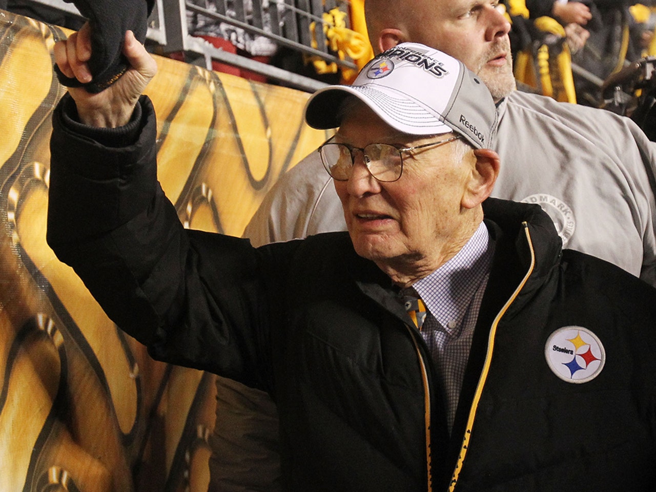 Steelers chairman Dan Rooney dies at 84