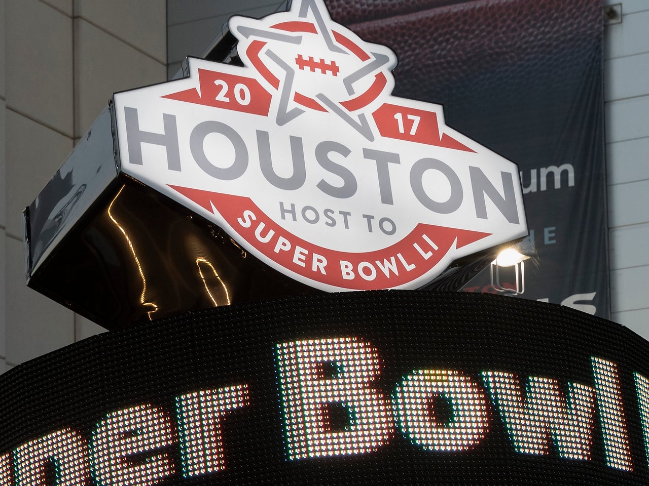 Super Bowl Ticket Resale Prices Drop After Dallas Cowboys Lose In  Divisional Playoff