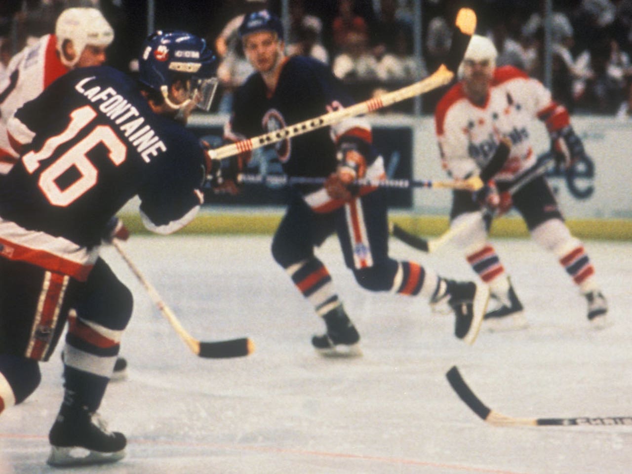 Denis Potvin Signed New York Islanders Logo Hockey Puck - Schwartz Authentic