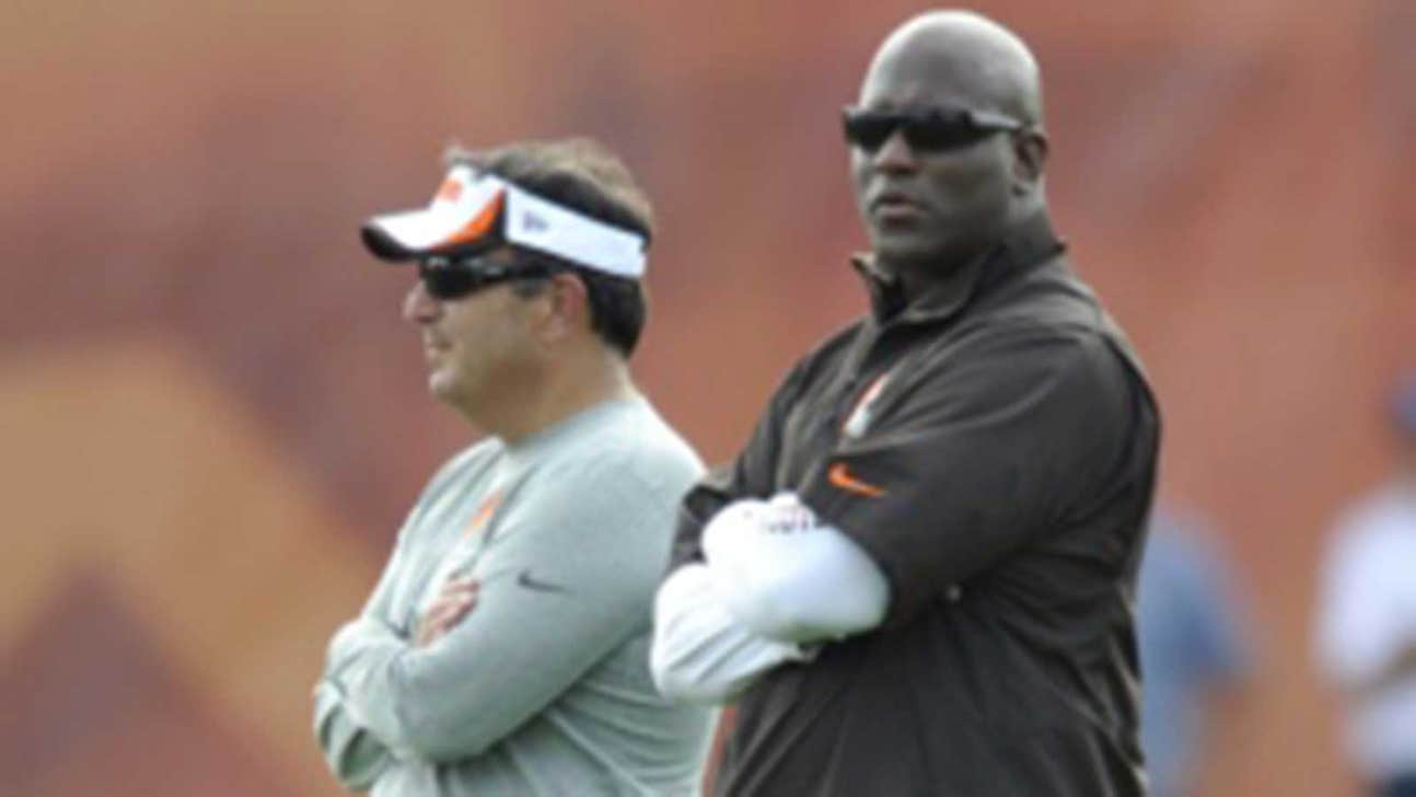 Browns' Farmer interviews for Miami's GM opening