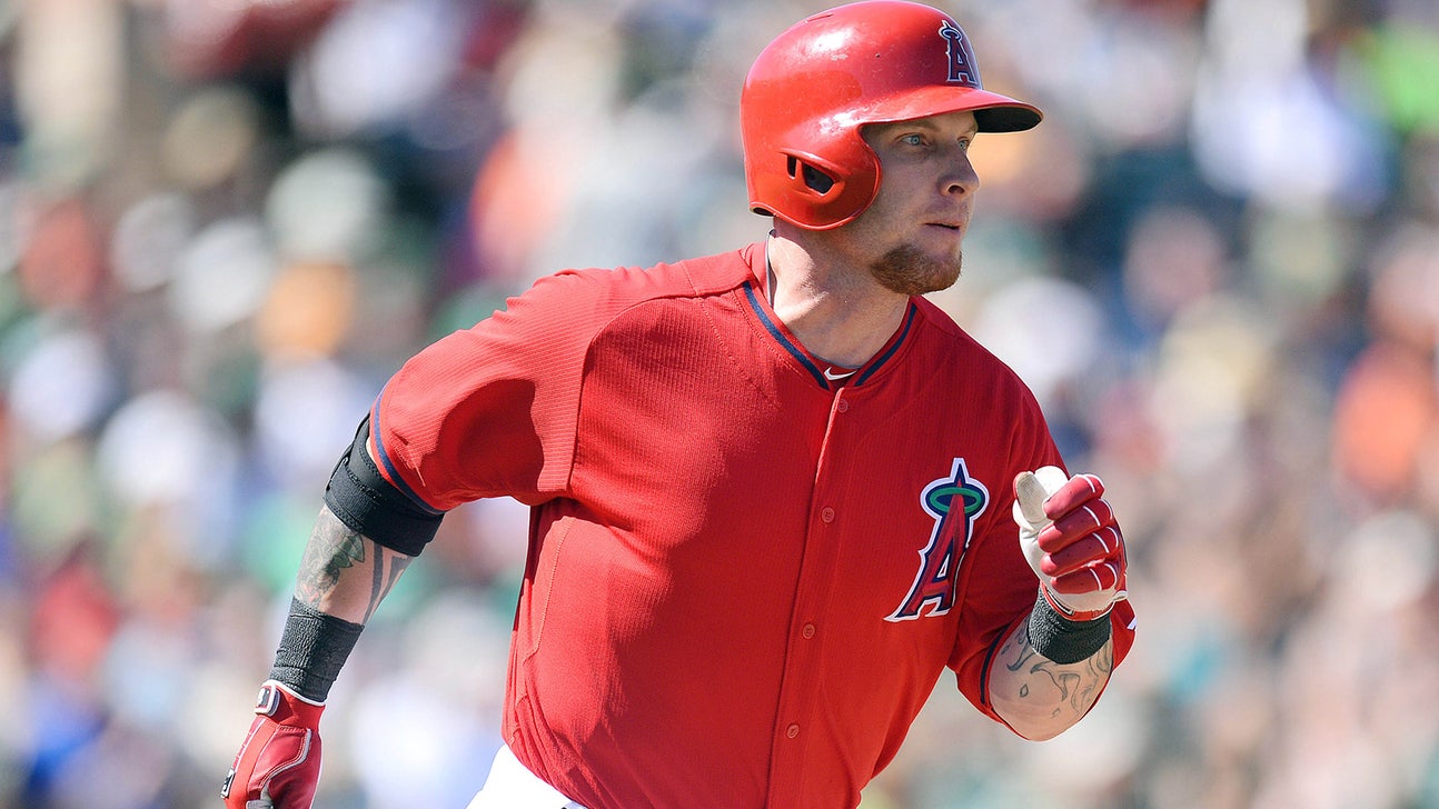 Josh Hamilton makes spring debut