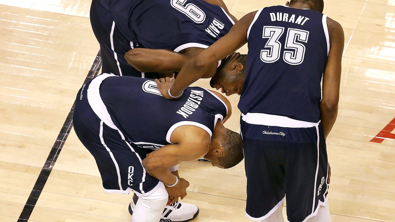 Durant spectacular, but Westbrook hurts same knee again