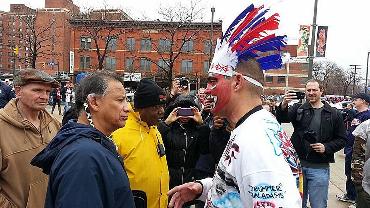Awkward: Native American comes face to face with Indian caricature
