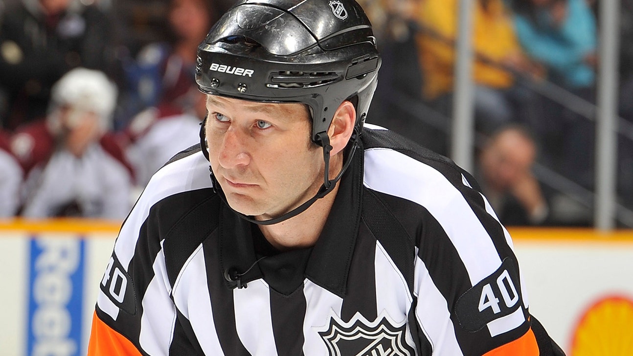 Referee nailed by puck during Penguins-Blue Jackets game