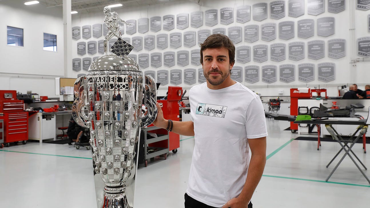 Fernando Alonso visits the Andretti Autosport factory