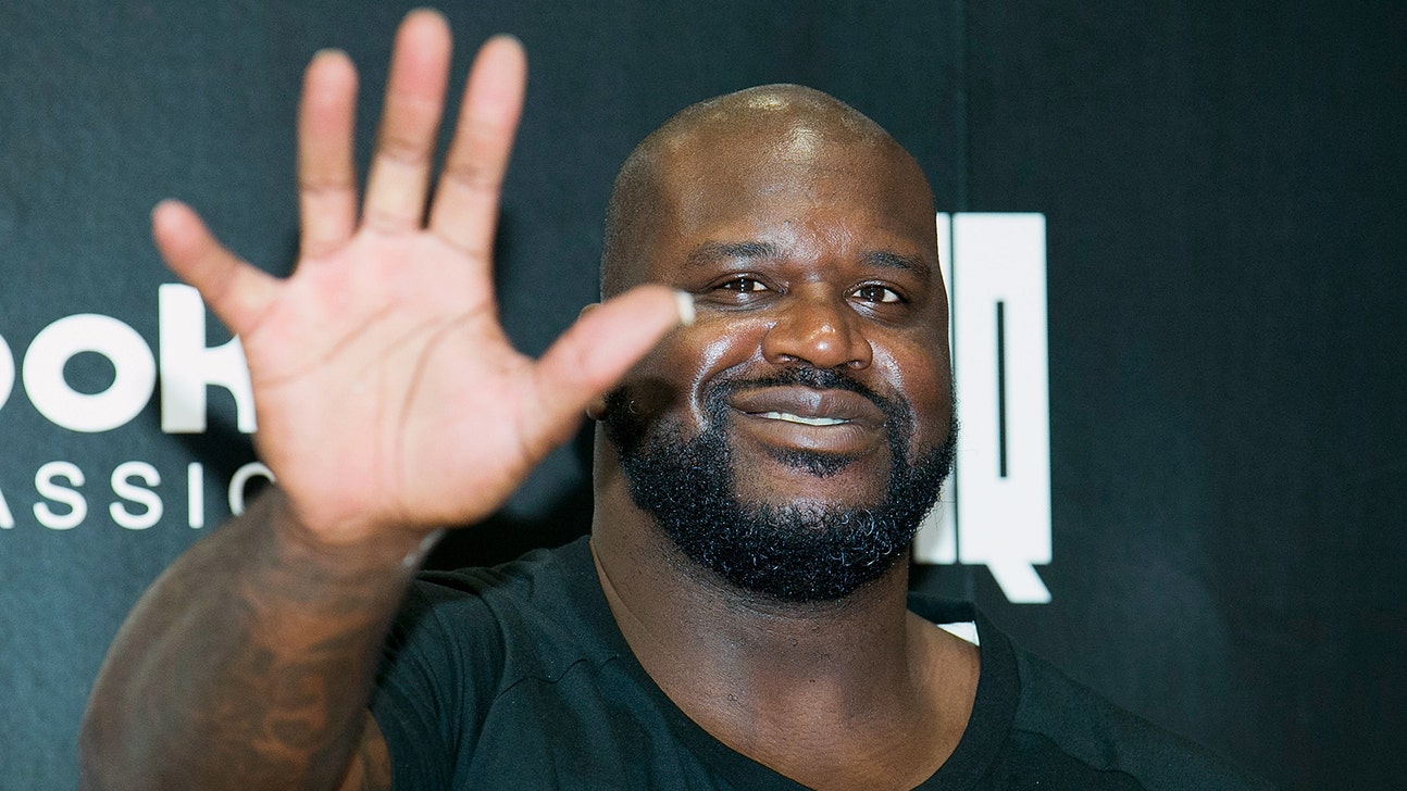 Shaq serenades League Two champs with 'We Are The Champions'