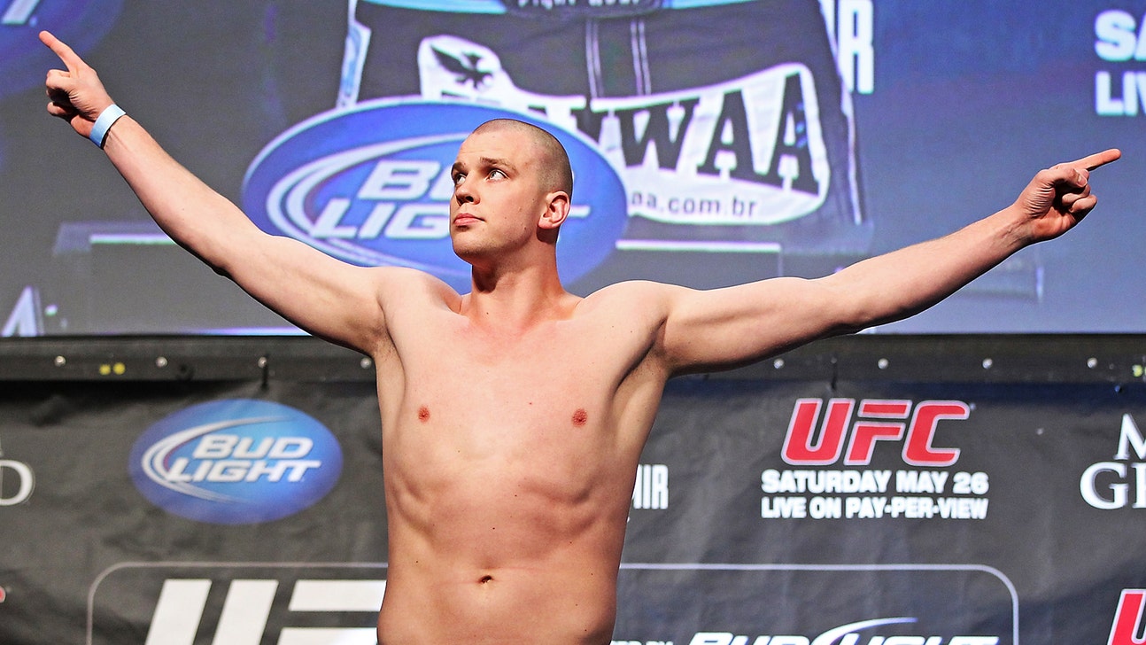 Stefan Struve pulled from UFC 175 after passing out prior to fight