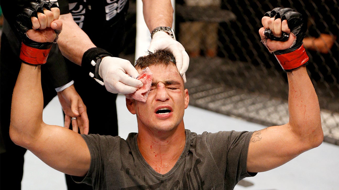 Diego Sanchez wins controversial split-decision over Ross Pearson