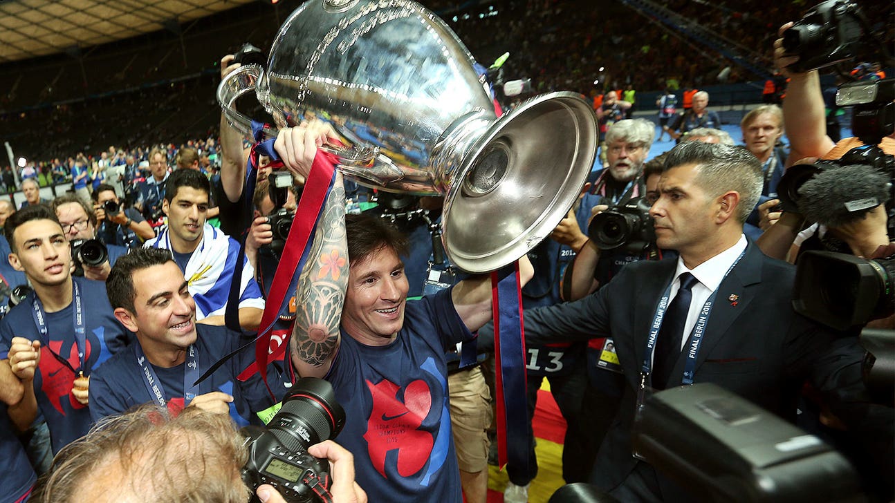 Messi eats breakfast with Champions League trophy (PICS)