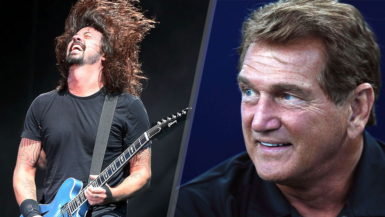 Foo Fighters' Dave Grohl channels inner Theismann in message to fans