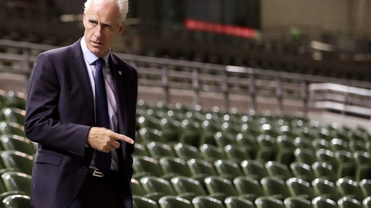 McCarthy returns as Ireland coach, Kenny to succeed him