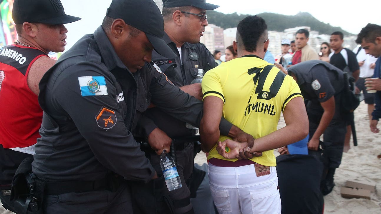 Robinho's return to Santos marred by fan violence before match