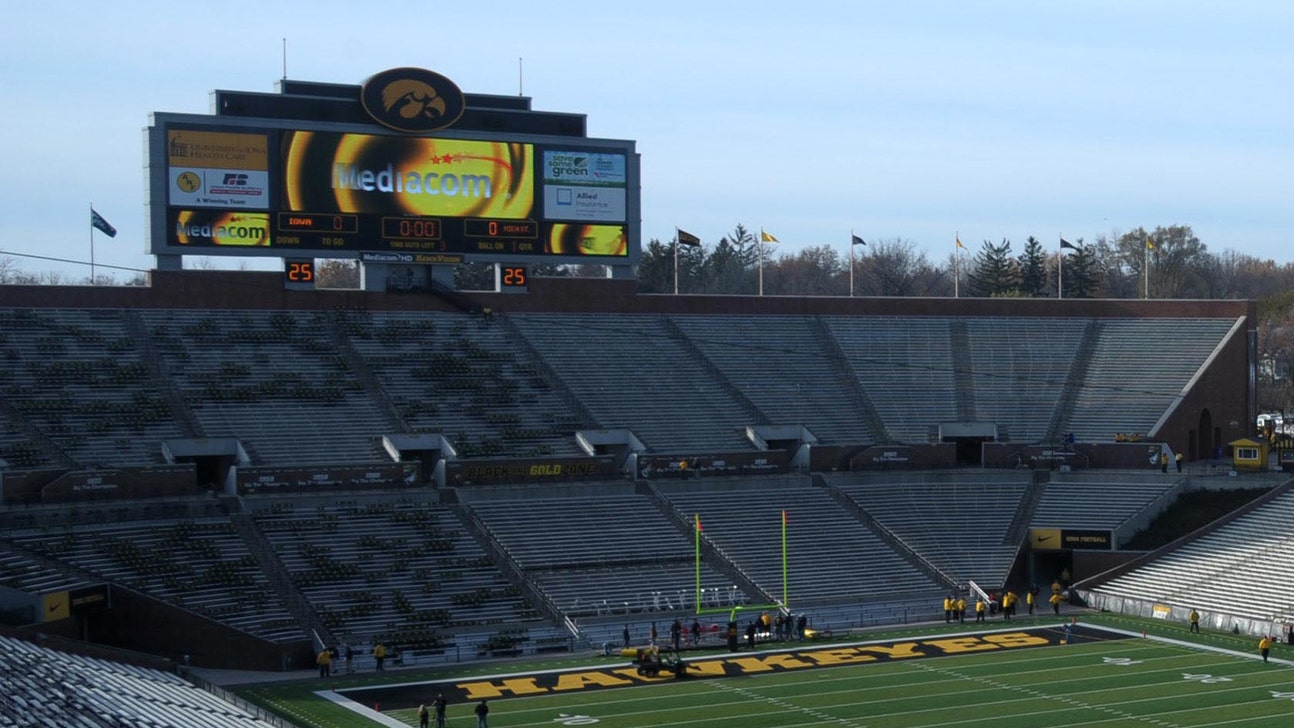 Email shows U. Iowa 'mandate' for female coach over males for track job