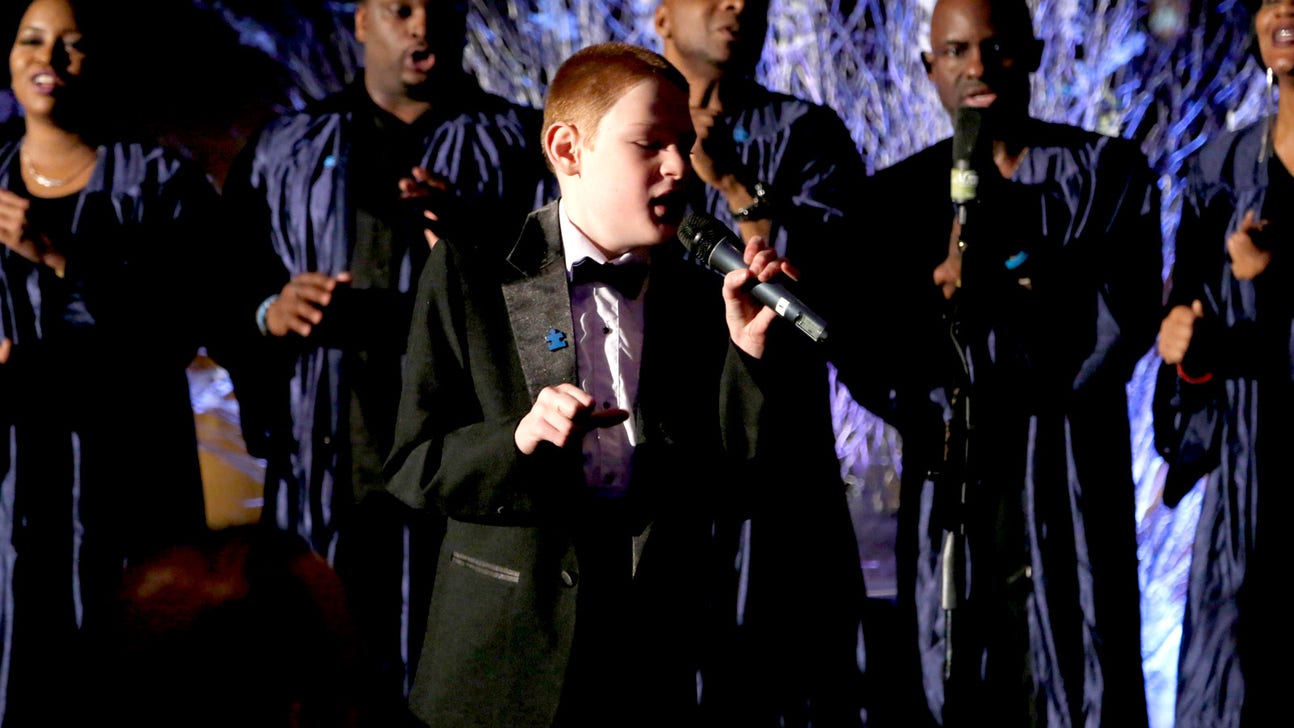 Blind, autistic teen wows Fenway with rendition of national anthem