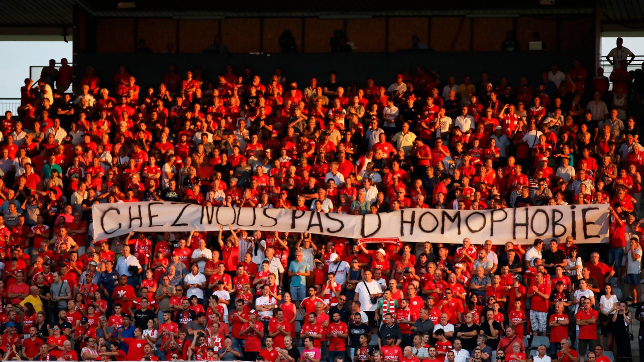French referees keep right to halt games for abusive chants