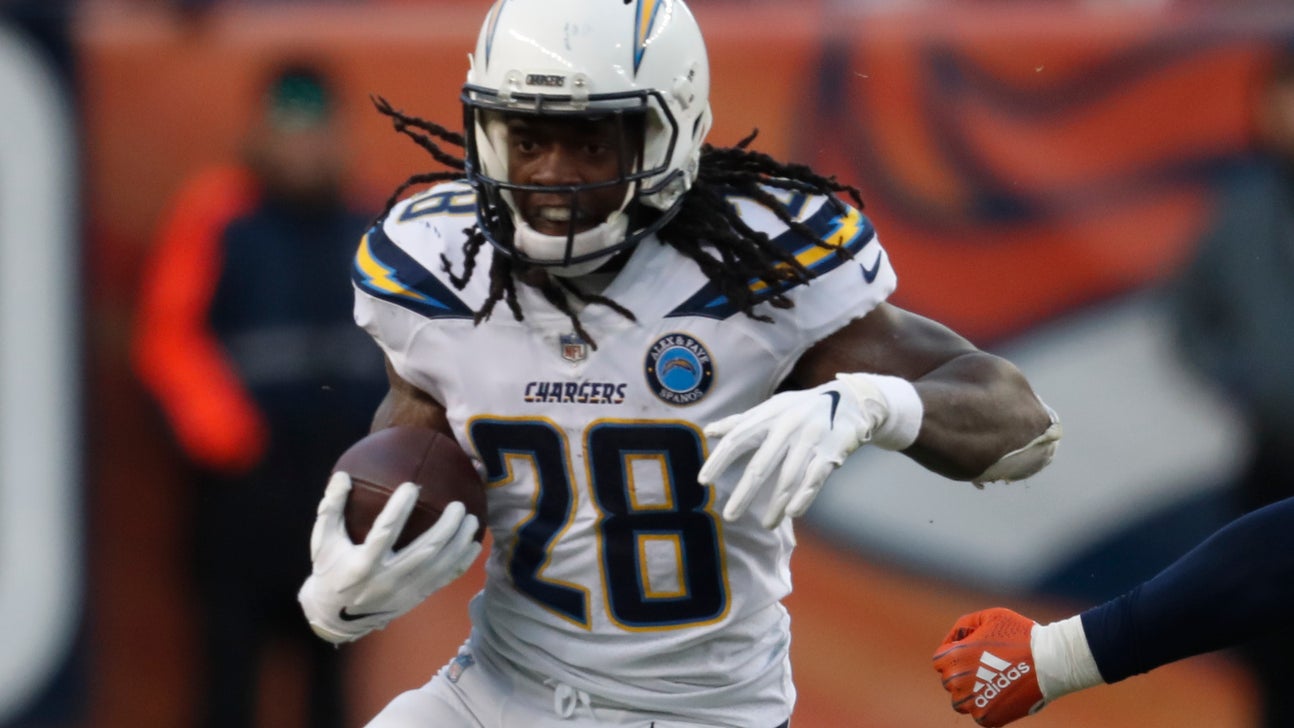 Chargers' Gordon trying not to make contract a distraction