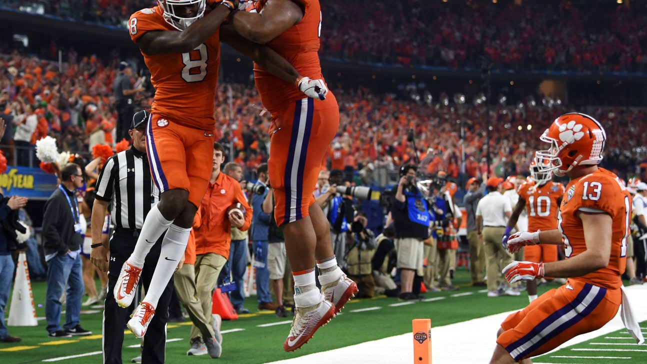 Lawrence lights up Notre Dame, No. 2 Clemson cruises 30-3