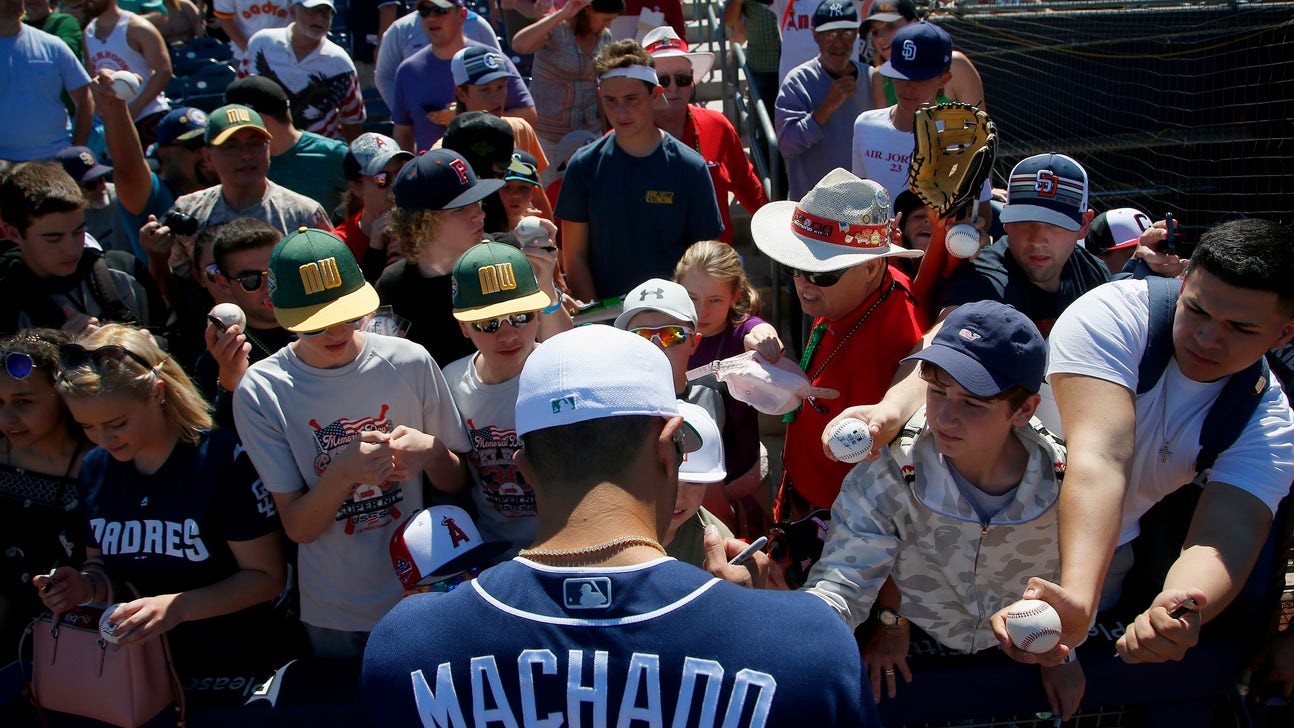 Machado brings Manny Mania to rebuilding Padres