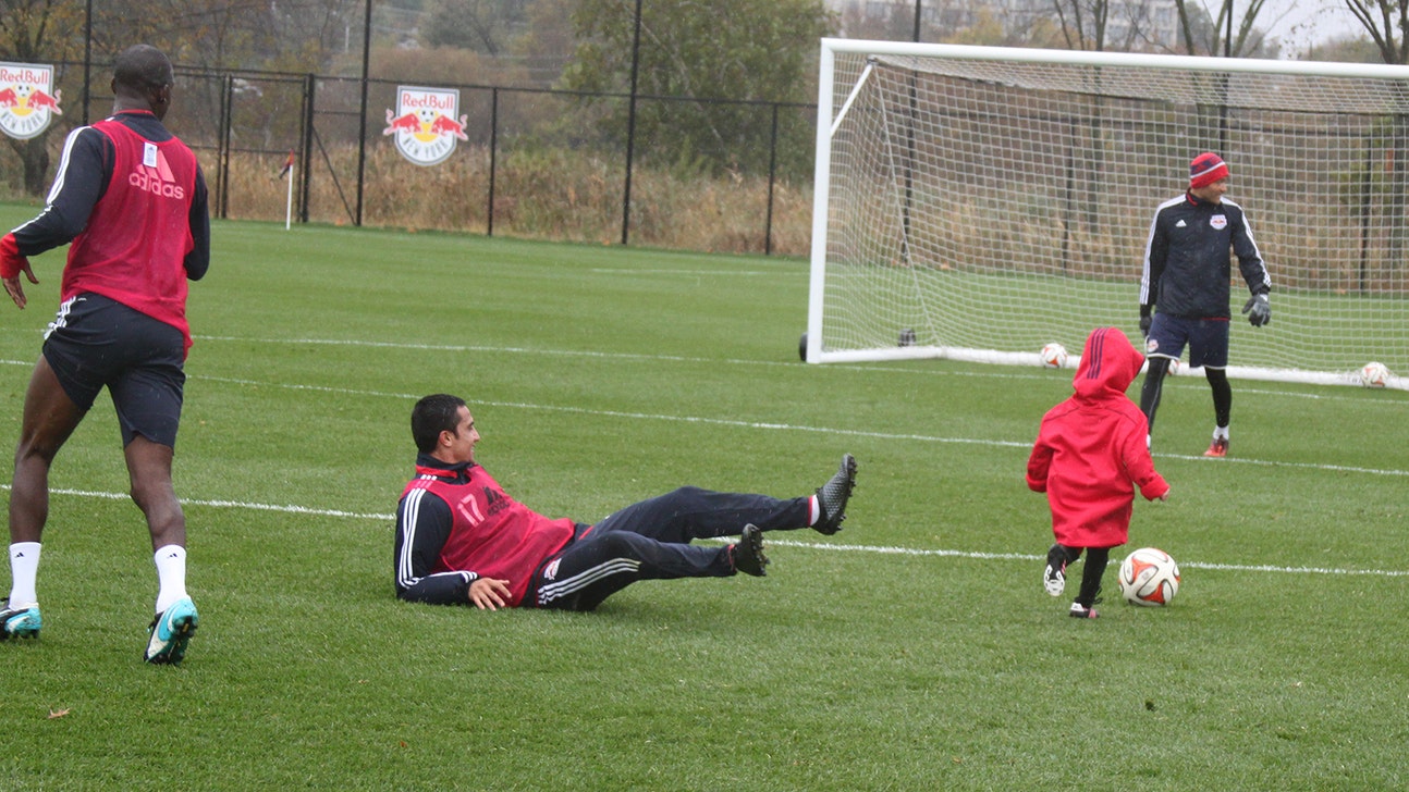 NY Red Bulls make 5-year-old's day, sign her to contract (VIDEO)