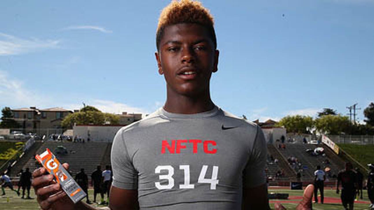 10 things: Buena Park WR/DB Jaylinn Hawkins