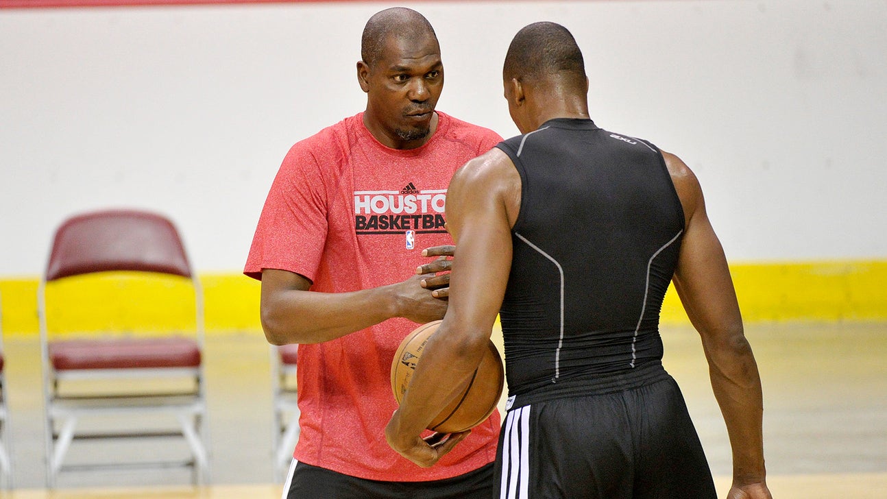 Olajuwon thinks Dwight Howard needs to fix a few things