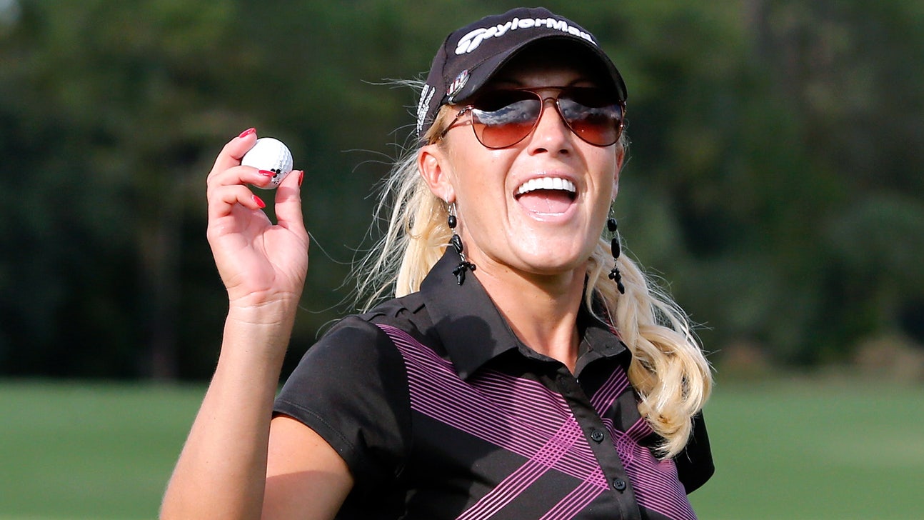 Natalie Gulbis gets married in beach ceremony