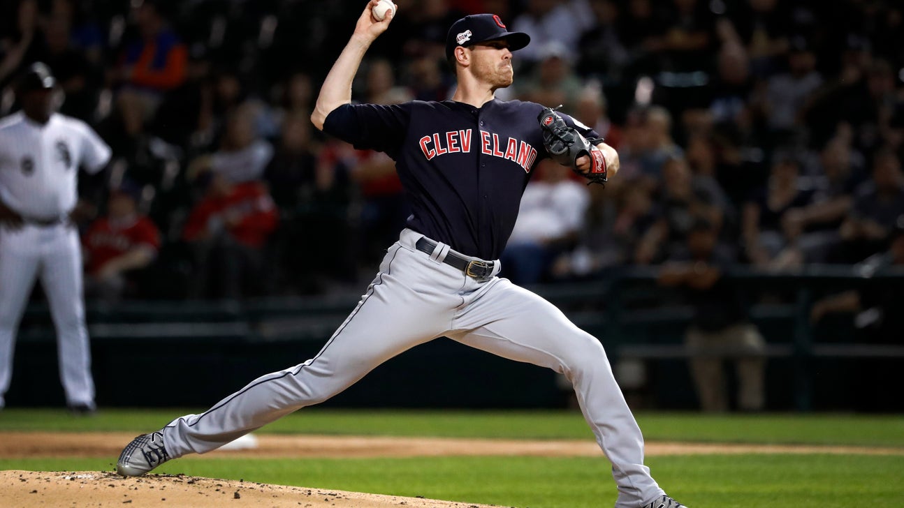 Indians drop in wild-card race, fall to Chisox; Twins clinch